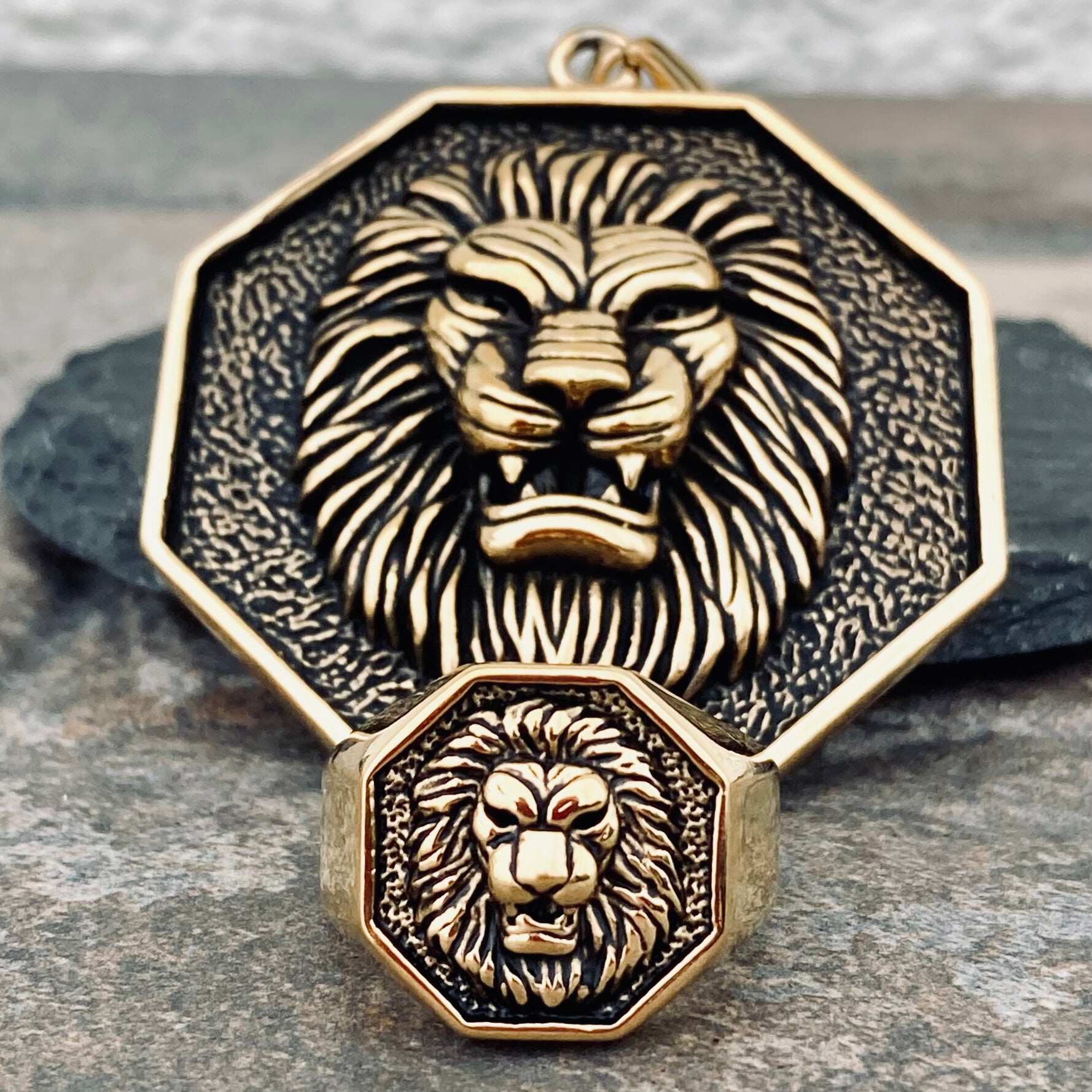 Lion Ring - Gold - Sizes 7-15 - R101