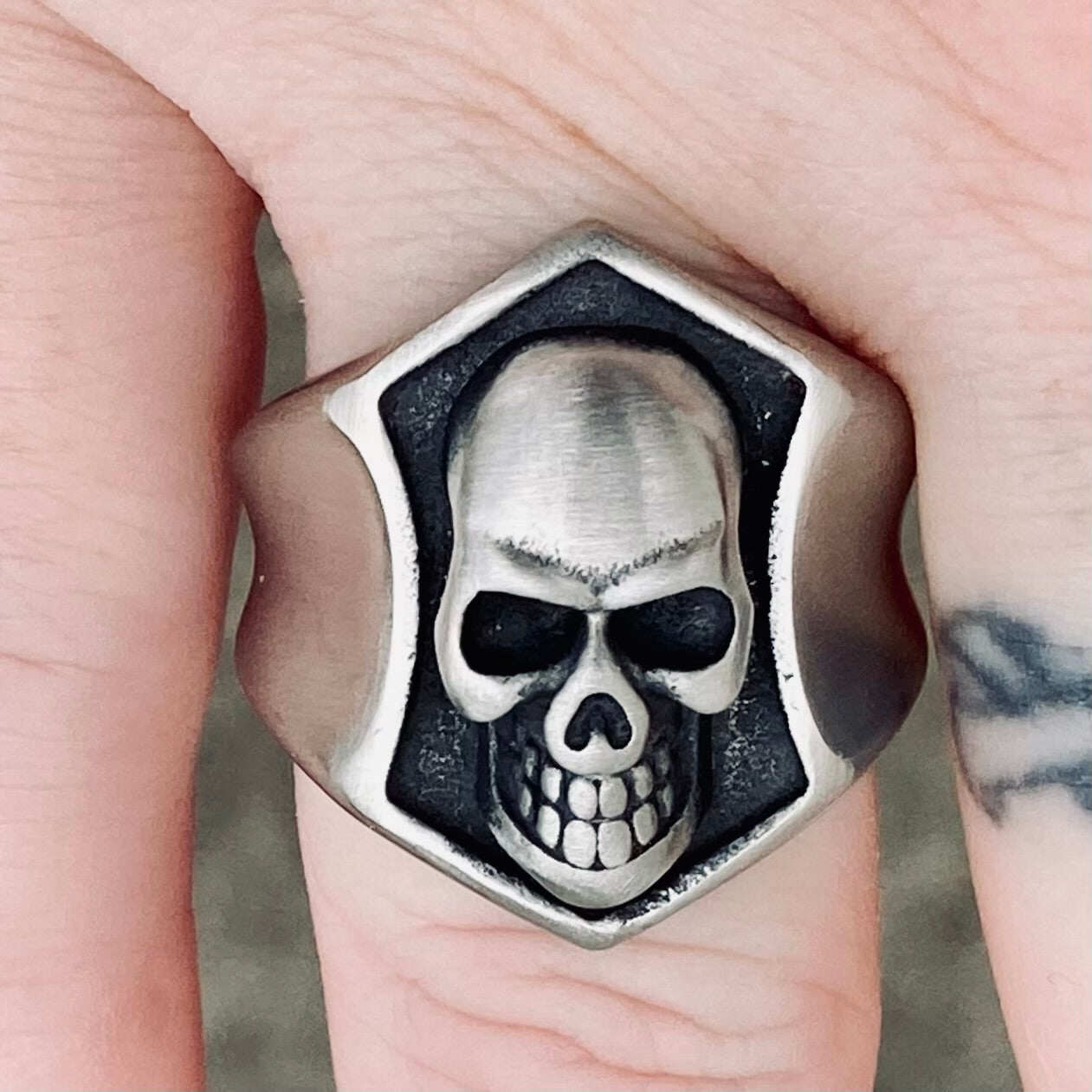 Skull & Shield Ring - Brushed - Sizes 7-13 - R226