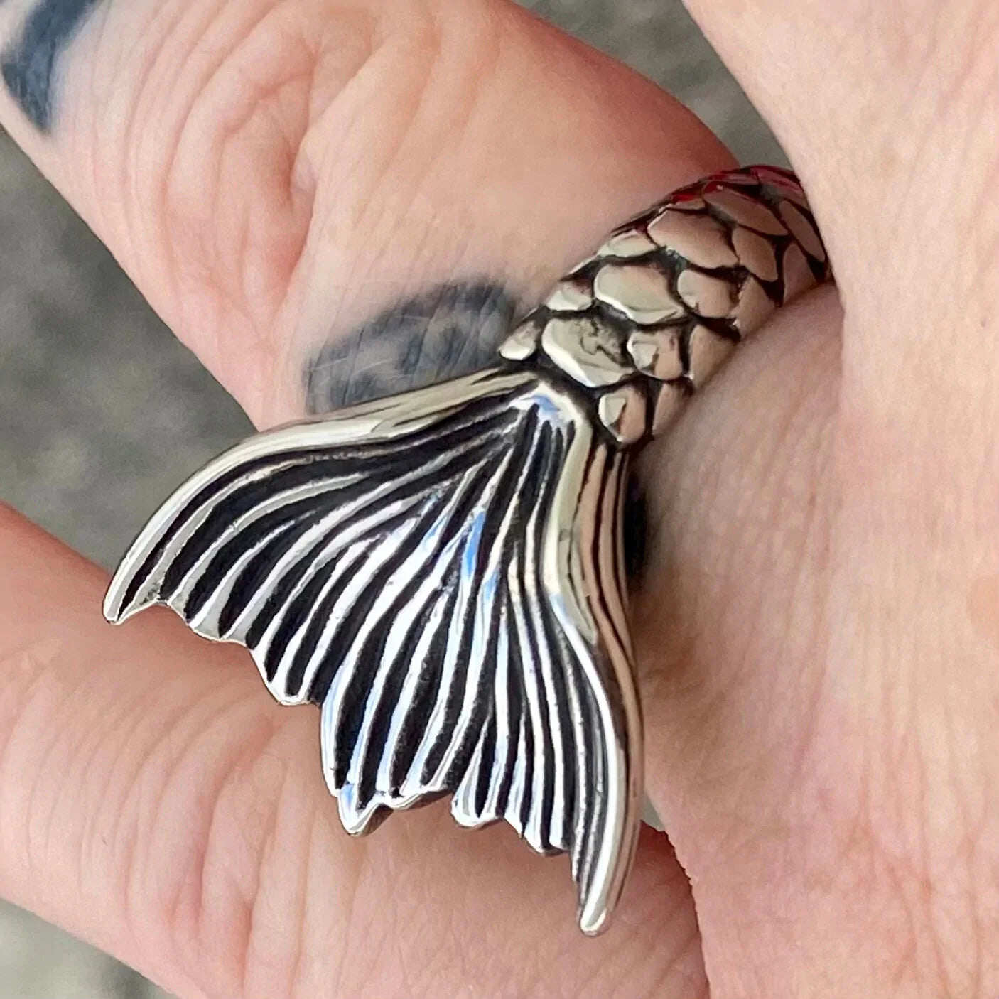 Ladies Ring - Mermaid Tail - Sizes 7-13 - R124