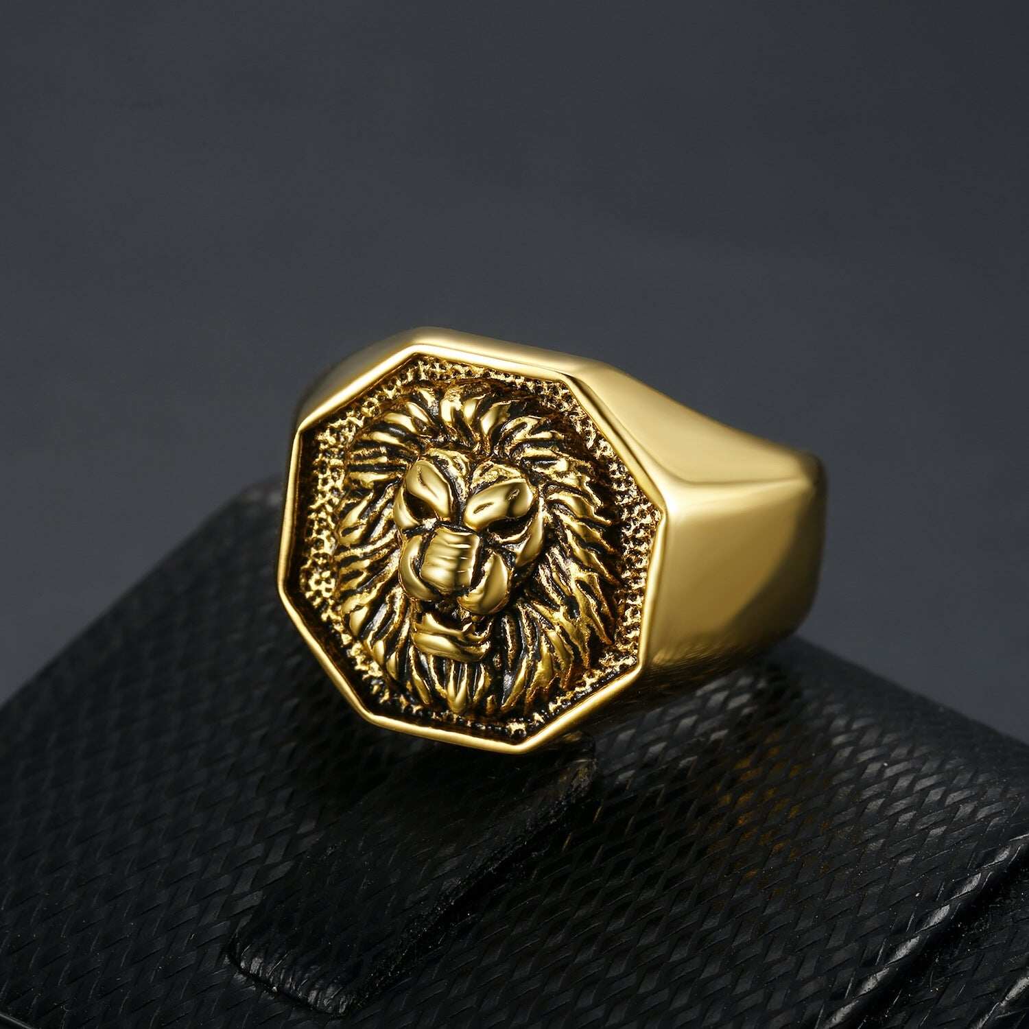 Lion Ring - Gold - Sizes 7-15 - R101